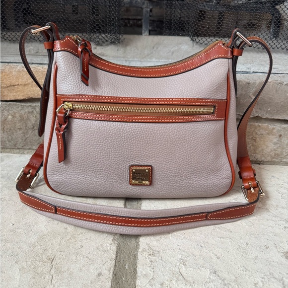 Dooney & Bourke | Bags | Dooney Bourke Piper Pebbled Leather Crossbody Bag In Taupe - Foto 4